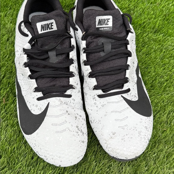 Nike Black and White Running Shoes Size 10.5 main image 6